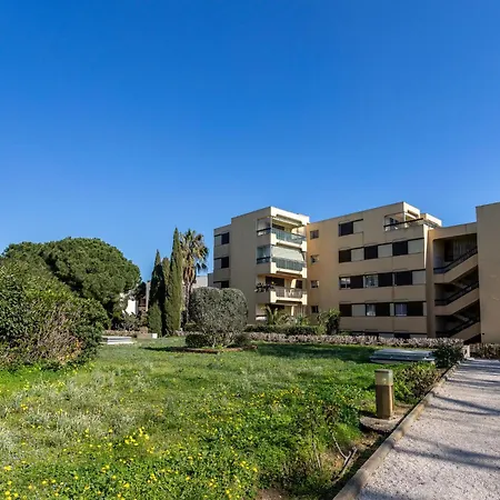 Апартаменты Parcs Du Lavandou-9 By Interhome